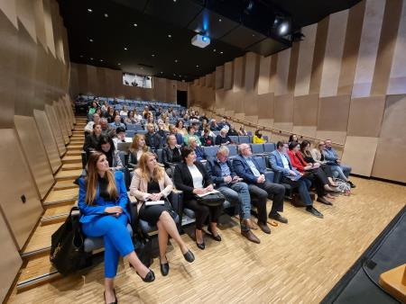 Konference so se udeležili različni turistični deležniki SAŠA regije, tudi županji Katarina Prelesnik (občina Solčava) in Majda Potočnik (občina Rečica ob Savinji) ter župani Župan Janko Kopušar (občina Šmartno ob Paki), Matej Pečovnik (občina Nazarje), Franjo Naraločnik (občina Ljubno) in Klavdij Strmčnik (občina Luče).